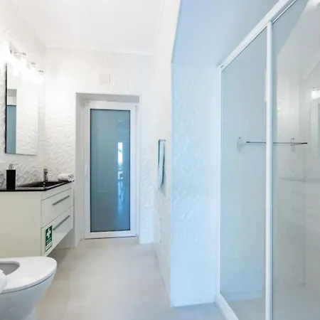 Dom wakacyjny Luxury Villa With Sea Views, Private Pool & Jacuzzi *
