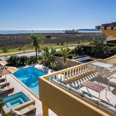 Luxury Villa With Sea Views, Private Pool & Jacuzzi Dom wakacyjny *