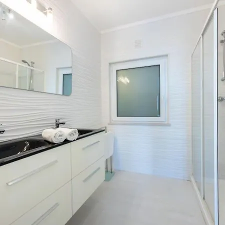 Luxury Villa With Sea Views, Private Pool & Jacuzzi Dom wakacyjny *