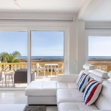 Luxury Villa With Sea Views, Private Pool & Jacuzzi *