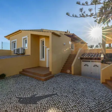 Luxury Villa With Sea Views, Private Pool & Jacuzzi Lagos